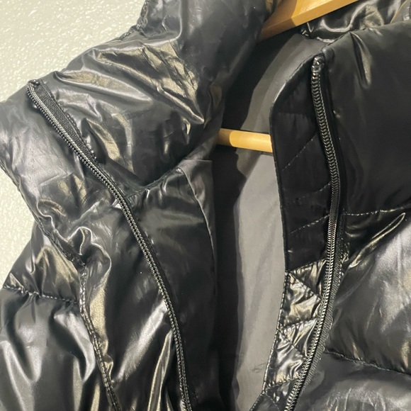 Vuori Women's Hudson Black Puffer Vest - Size M - Picture 6 of 8